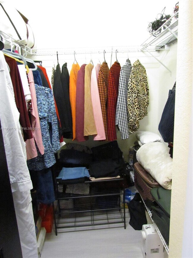 Building Photo - 11564 SW 151 Ave