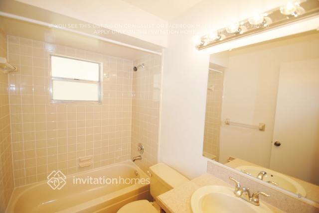 Building Photo - 4117 Bayberry Dr