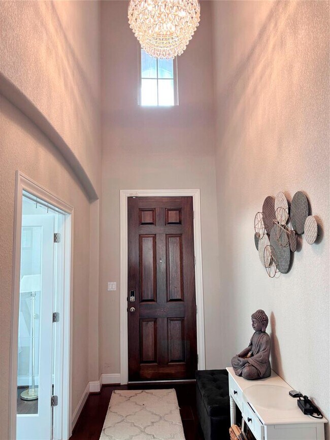 Building Photo - 5408 La Canada Wy
