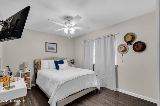 Building Photo - 375 Kildare Dr