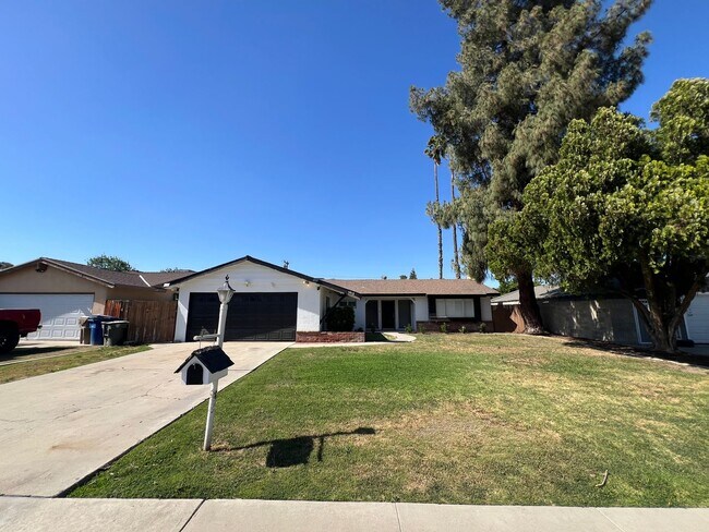 Primary Photo - 3912 Madrid Ave