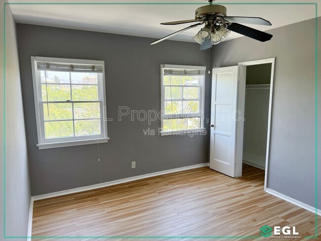 Building Photo - 949 S Sierra Bonita Ave