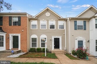 Building Photo - 6720 Emmanuel Ct