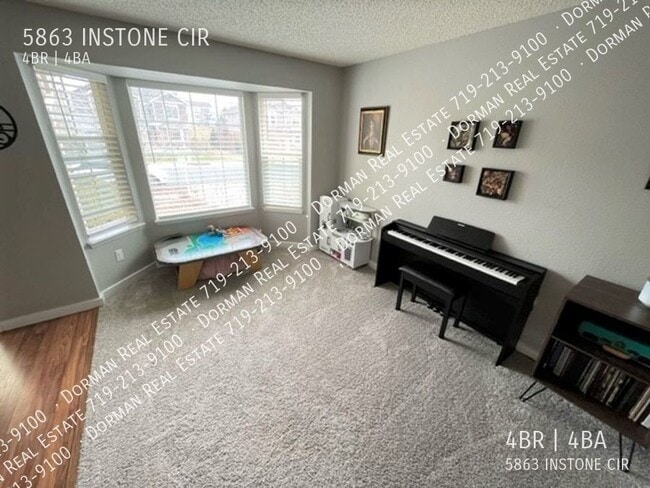 Building Photo - 5863 Instone Cir