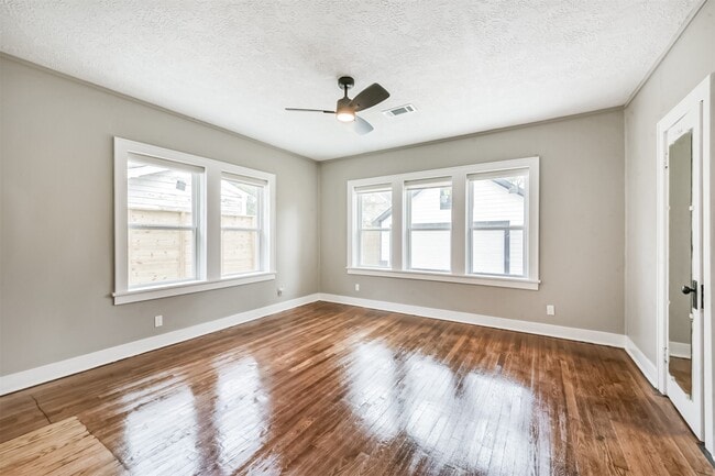 Building Photo - 2606 Oakdale St