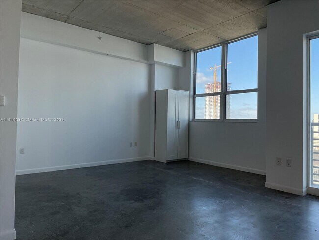 Building Photo - 133 NE 2nd Ave