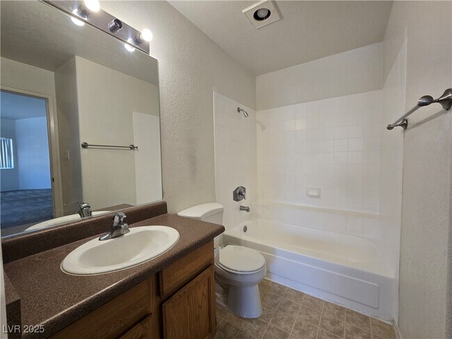 Building Photo - 5030 S Rainbow Blvd