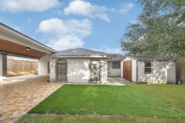 Building Photo - 10519 Pleasanton Dr