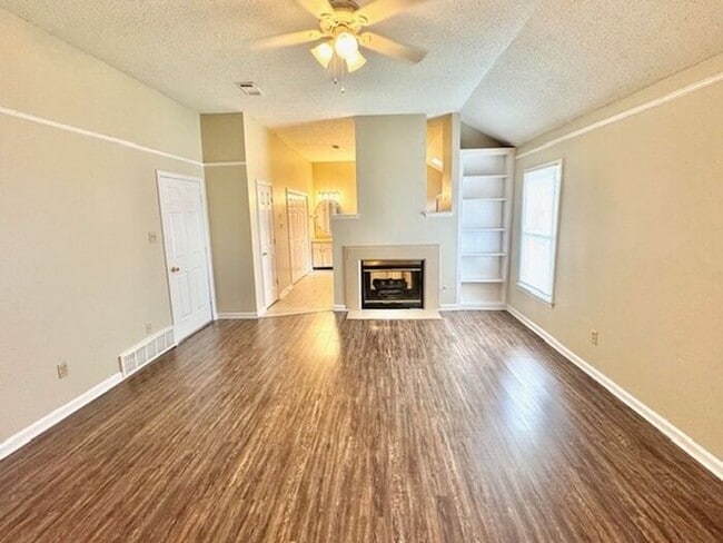 Building Photo - Open House, Friday , May 16 2025 1 PM to 4 PM