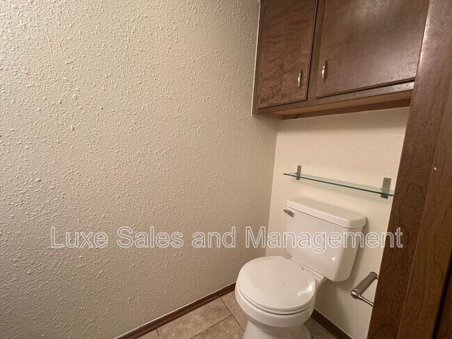 Building Photo - 9643 Hefner Village Blvd