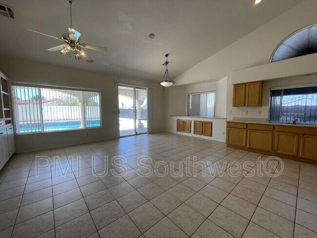 Building Photo - 3300 Ridge View Ave