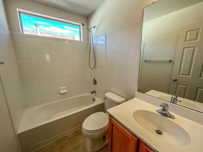 Building Photo - 3 bd plus den in Rancho Sahuarita