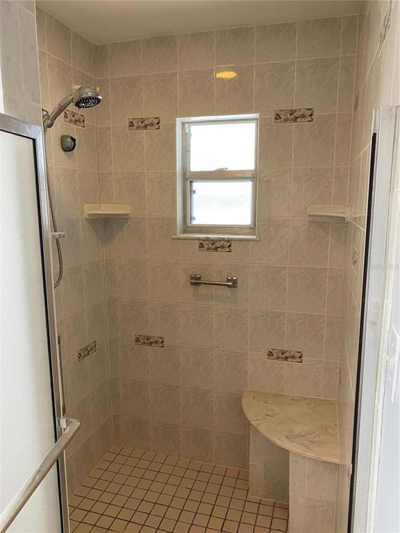 Building Photo - 701 Bluff View Dr