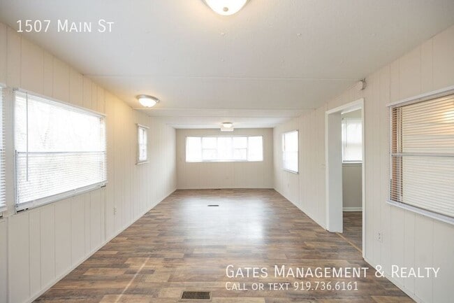 Building Photo - 1507 E Main St