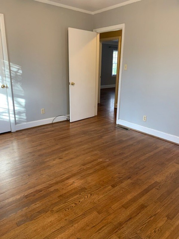 Building Photo - 4327 Castlewood Rd