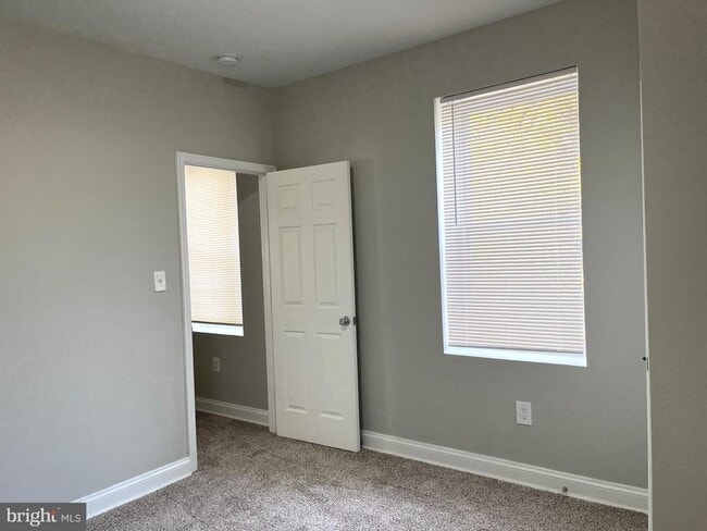 Building Photo - 2001 Poplar Grove St