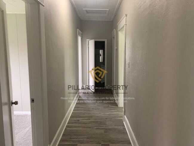 Building Photo - 3 Bedroom / 1.5 Bath New Remodel in Anderson!