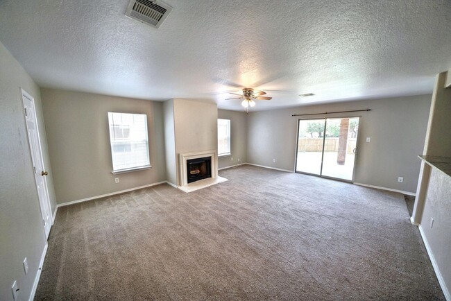 Building Photo - Stunning 4-Bedroom, 2.5-Bathroom Home in L...