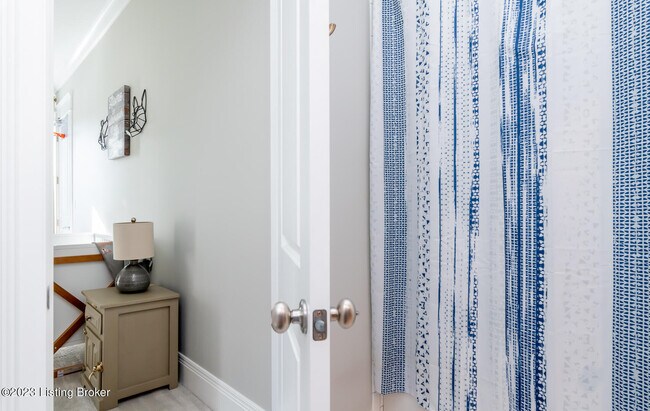 Building Photo - 10400 Meeting St