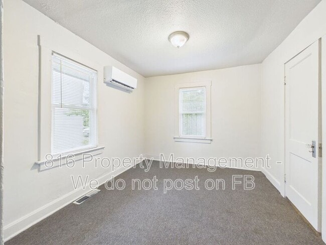 Building Photo - 4028 E 68th Terrace