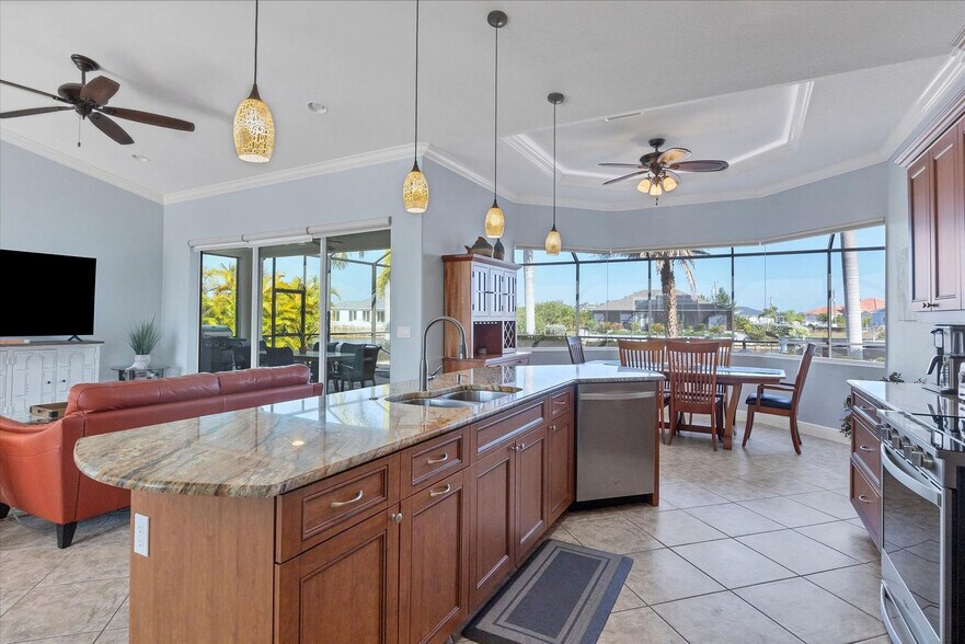 Building Photo - 8138 Arlewood Cir
