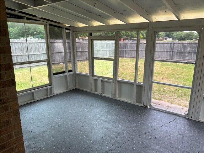 Building Photo - 507 Hilltop Ln