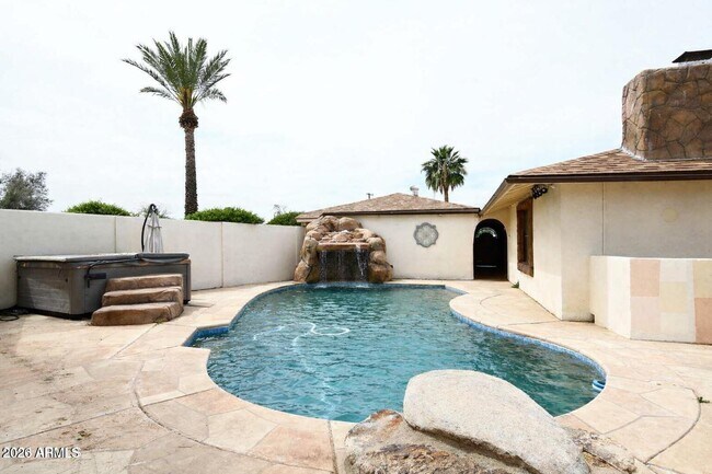 Building Photo - 7541 N 35th Dr