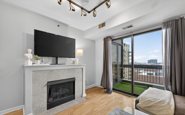 Building Photo - 1212 N Wells St