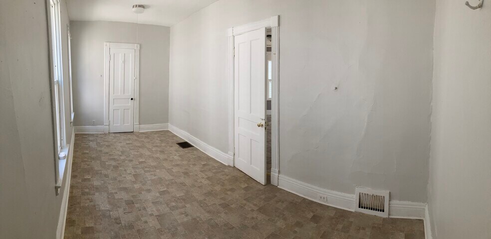 Building Photo - 159 Laurel St