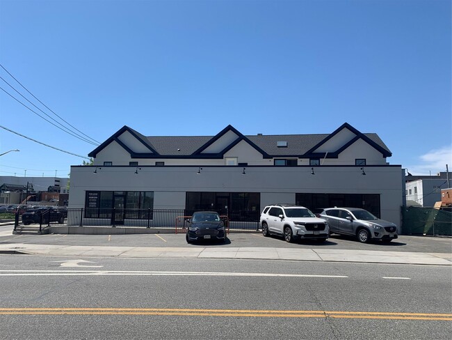 Building Photo - 144 2nd St