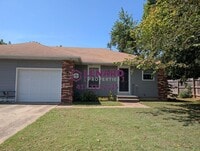 Building Photo - S Market St