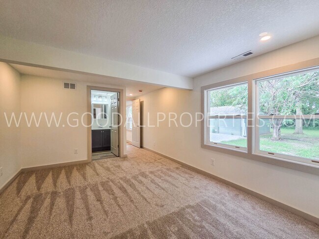 Building Photo - 32357 Homestead Cir
