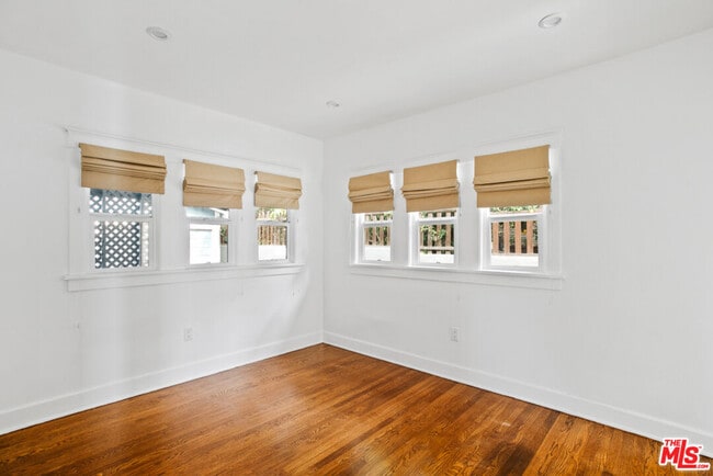 Building Photo - 6217 Poppy Peak Dr