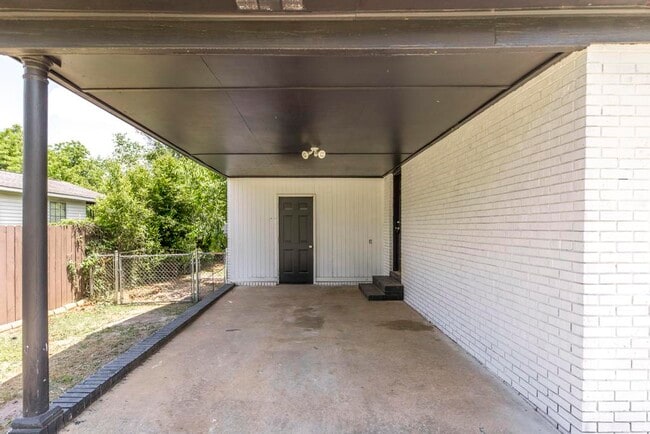 Building Photo - 1032 Taylors Mill Rd