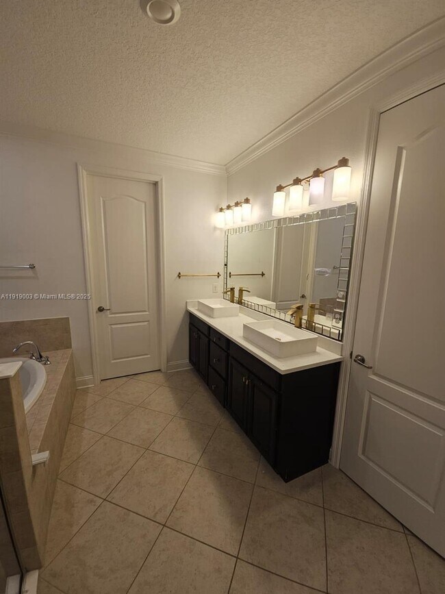 Building Photo - 174 Antilles Rd