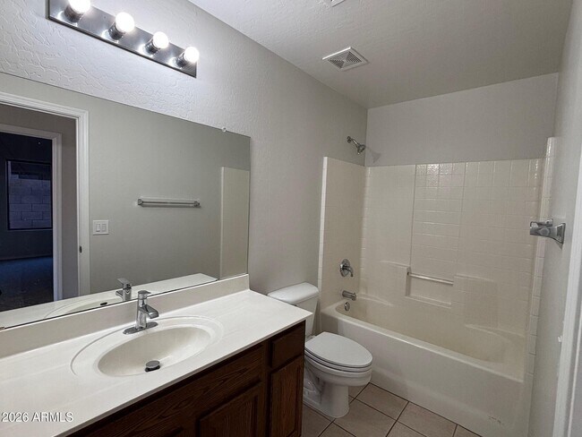 Building Photo - 12849 W Weldon Ave