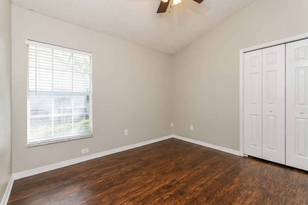 Building Photo - 1598 Royal Oaks Dr