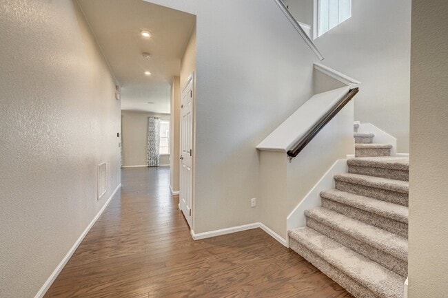 Building Photo - $3,325 - 3 Bed, 3 Bath Home in Centennial ...