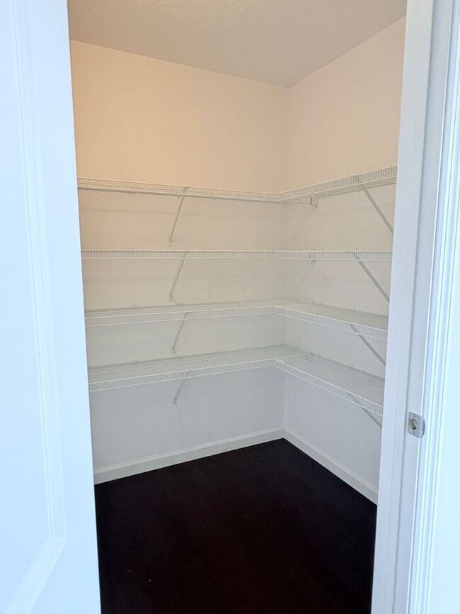 Building Photo - Stunning 2BR 3BA w/ Garage & Central A/C in Westerville!