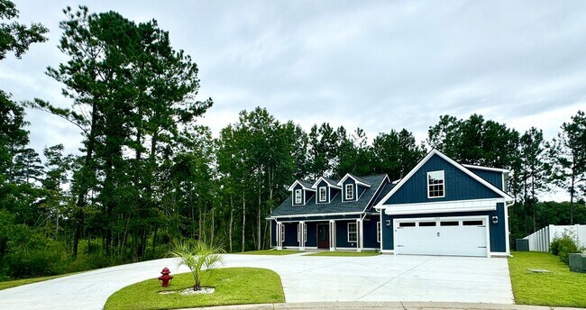 Building Photo - Beautiful 4 Bedroom, 3 Bath home located in Myrtle Grove Plantation!
