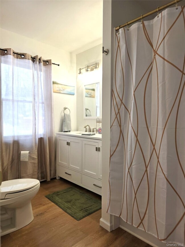 Building Photo - 90 W Market St