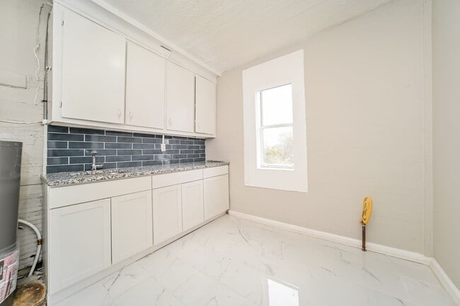 Building Photo - COMING SOON – $500 OFF Your First Month!