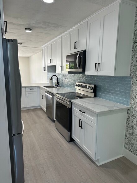 Building Photo - 16512 Harbour Ln