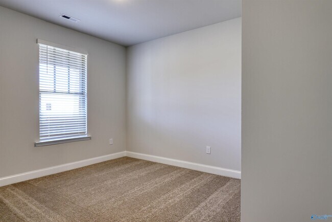 Building Photo - 188 Clift Crk Dr