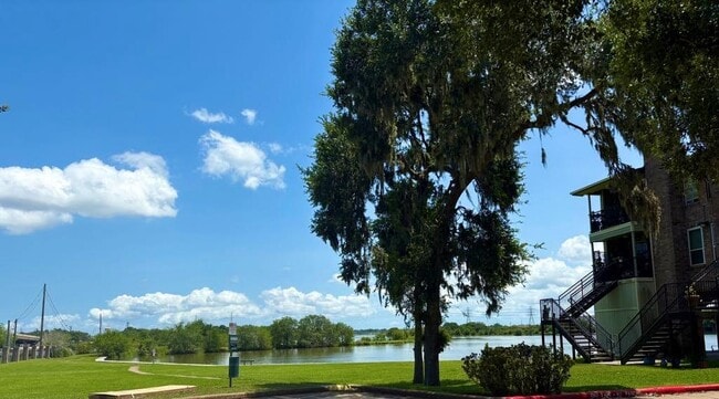 Building Photo - 18800 Egret Bay Blvd