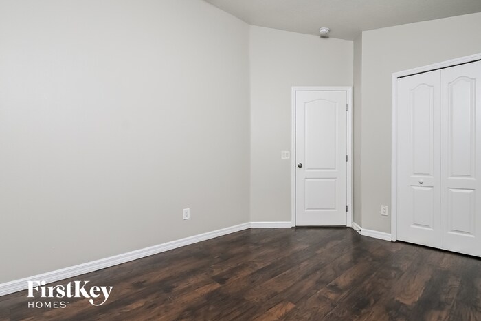 Building Photo - 8457 Quarter Horse Dr