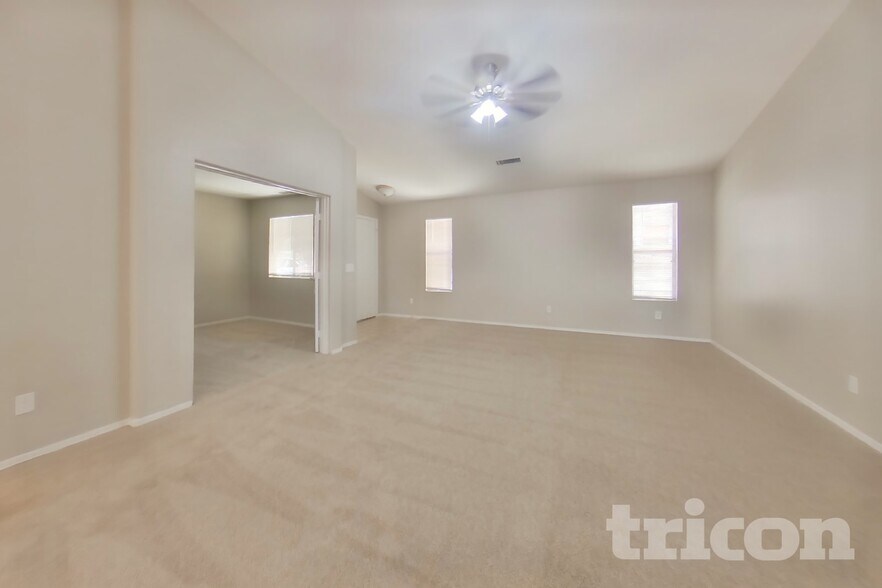 Building Photo - 8520 W Sonora St