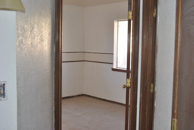 Building Photo - 321 Arisano Dr