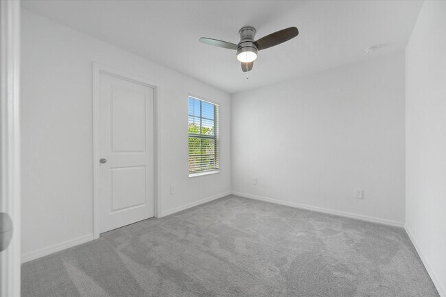 Building Photo - Lakewood Ranch Newer Build - 5 Bedroom Hom...
