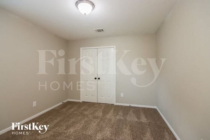 Building Photo - 9226 Chloe Dr